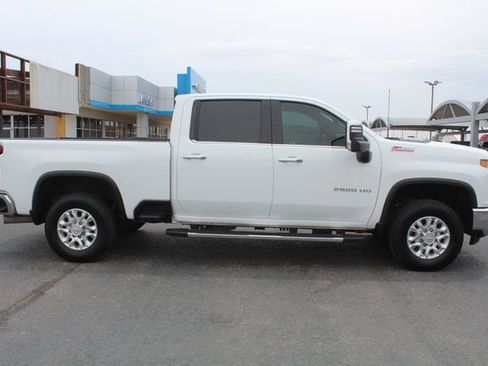 Used 2022 Chevrolet Silverado 2500 LTZ w/ LTZ Convenience Package AWD/4WD image 2