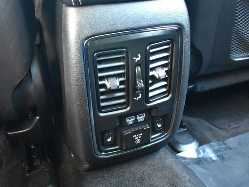 Used 2015 Jeep Grand Cherokee Limited w/ Luxury Group II AWD/4WD image 45