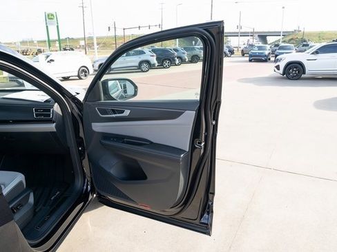 New 2026 Volkswagen Atlas Cross Sport SEL R-Line image 15