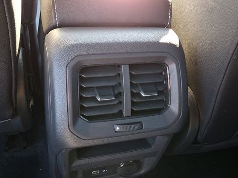 Used 2021 Volkswagen Tiguan SE R-Line image 11