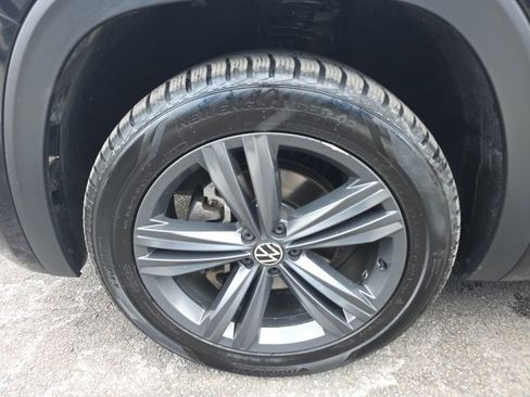 Used 2021 Volkswagen Atlas Cross Sport SE w/ Panoramic Sunroof Package image 7