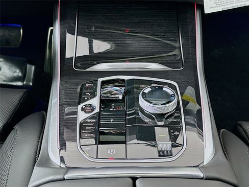 New 2026 BMW X5 xDrive50e w/ Executive Package image 17