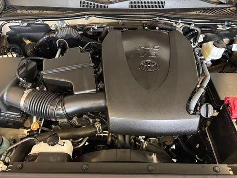 Used 2020 Toyota Tacoma 4x4 Access Cab image 25