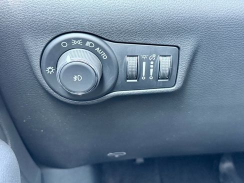 New 2026 Jeep Compass Latitude image 11