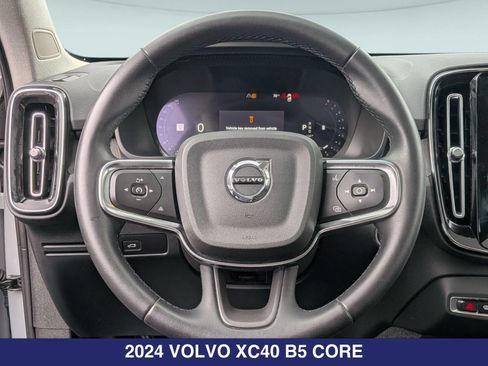 Used 2024 Volvo XC40 B5 Core AWD/4WD image 19