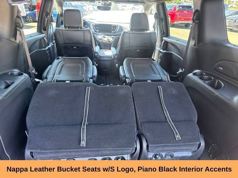 Used 2023 Chrysler Pacifica Limited w/ S Appearance Package FWD image 26