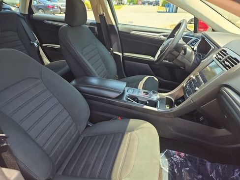 Used 2020 Ford Fusion SE FWD image 11