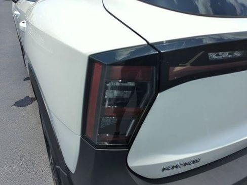 Certified 2025 Nissan Kicks SR AWD/4WD image 18