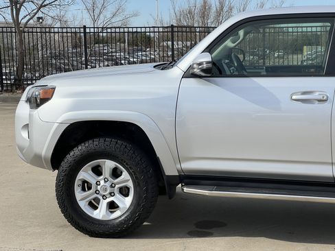 Used 2016 Toyota 4Runner SR5 Premium image 5