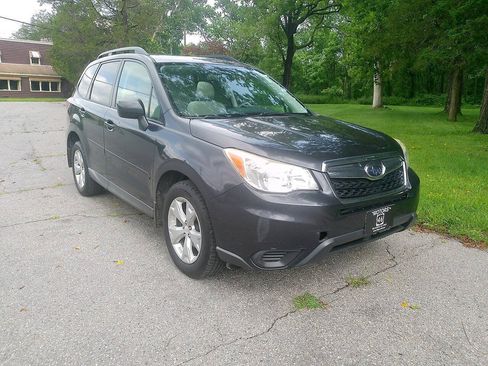 Used 2015 Subaru Forester 2.5i Premium w/ All-Weather Package AWD/4WD image 5