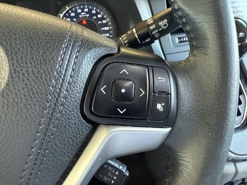 Used 2016 Toyota Sienna XLE Premium FWD image 29