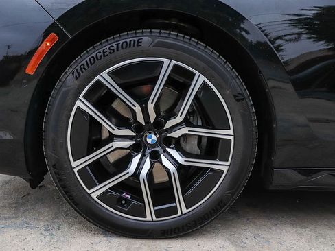 Used 2023 BMW 740i w/ Executive Package RWD image 13