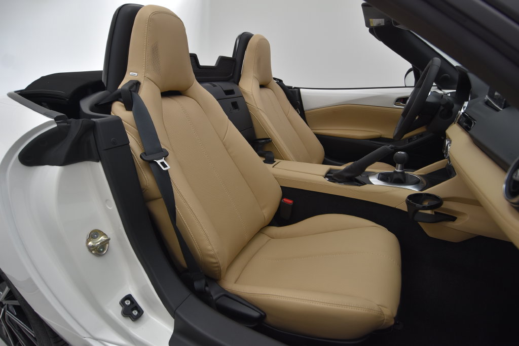 Used 2025 MAZDA MX-5 Miata Grand Touring w/ Appearance Package RWD image 23