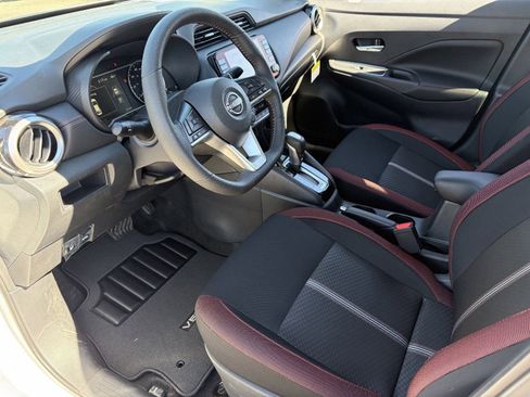New 2025 Nissan Versa SR w/ Trunk Package FWD image 19