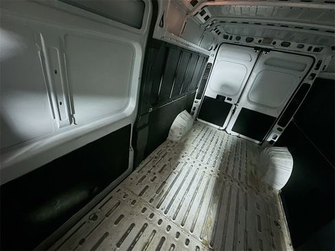 Used 2023 RAM ProMaster 2500 image 12