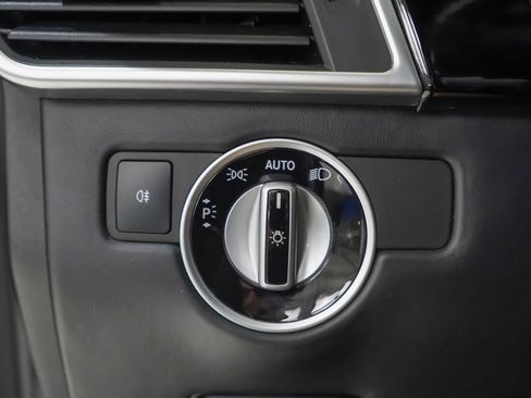 Used 2013 Mercedes-Benz ML 63 AMG 4MATIC image 23