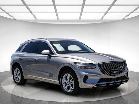 Used 2022 Genesis GV70 2.5T AWD/4WD image 5