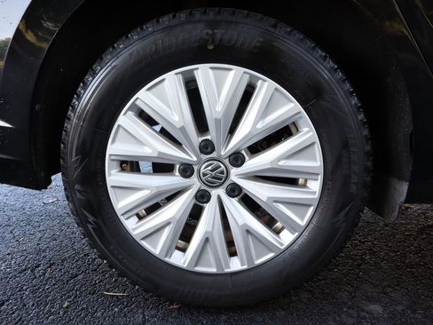 Used 2019 Volkswagen Jetta S image 43