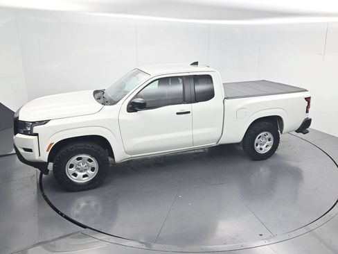 Used 2024 Nissan Frontier S AWD/4WD image 43