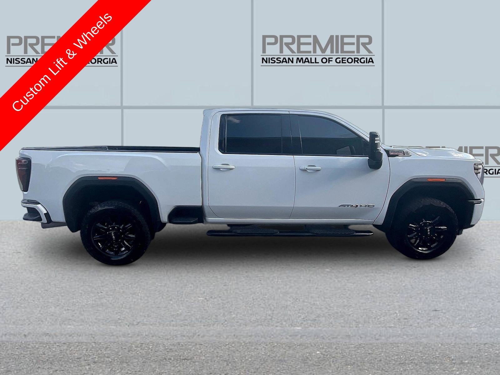 Used 2025 GMC Sierra 2500 AT4 AWD/4WD image 8