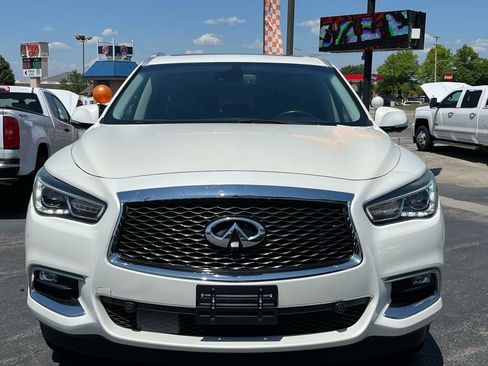 Used 2019 INFINITI QX60 Luxe w/ Essential Package FWD image 3