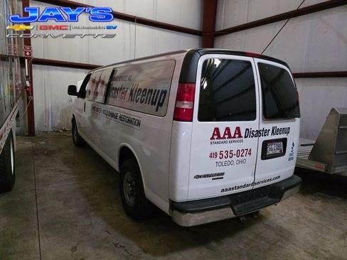 Used 2008 Chevrolet Express 3500 Extended Passenger w/ LT Preferred Equipment Group RWD image 1