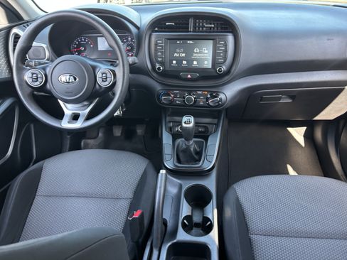 Used 2020 Kia Soul LX FWD image 13