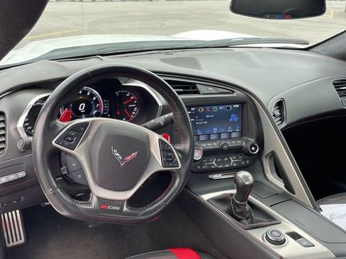 Used 2018 Chevrolet Corvette Z06 RWD image 13