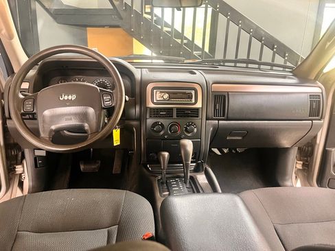 Used 2002 Jeep Grand Cherokee Laredo image 18