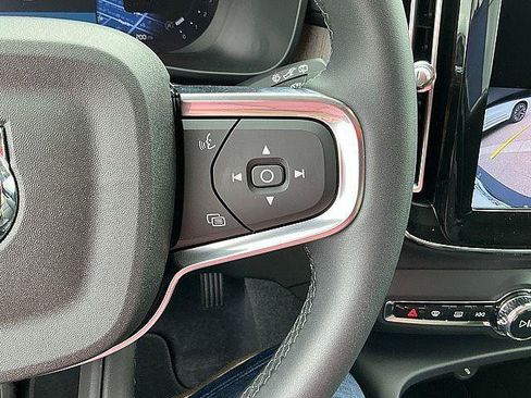Certified 2023 Volvo XC40 B5 Plus w/ Protection Package Premier AWD/4WD image 29