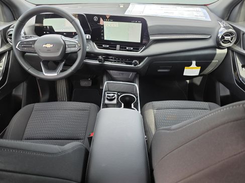 New 2026 Chevrolet Equinox LT w/ Safety and Technology Package FWD image 17