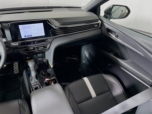 Certified 2025 Toyota Camry SE image 21