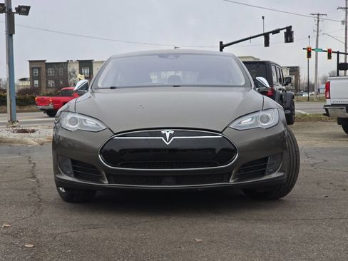 Used 2016 Tesla Model S 70 image 6