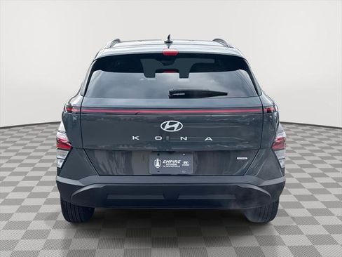 Certified 2025 Hyundai Kona SEL image 5