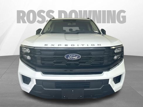 Used 2025 Ford Expedition Active AWD/4WD image 2