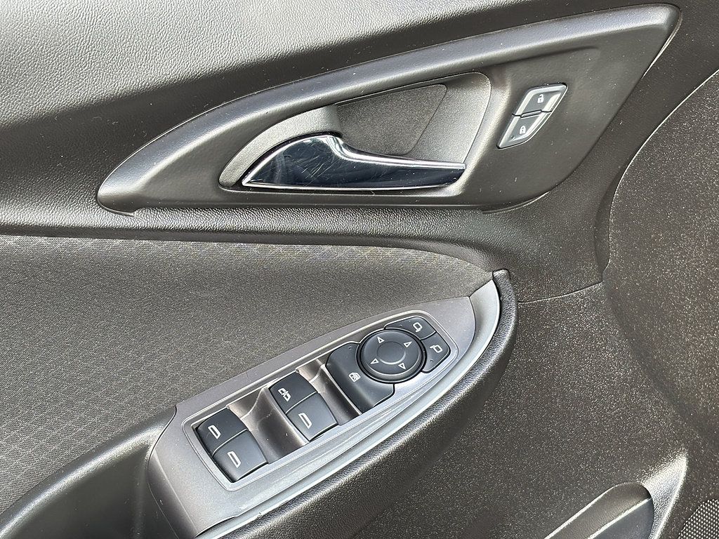 Used 2025 Chevrolet Malibu LT FWD image 26