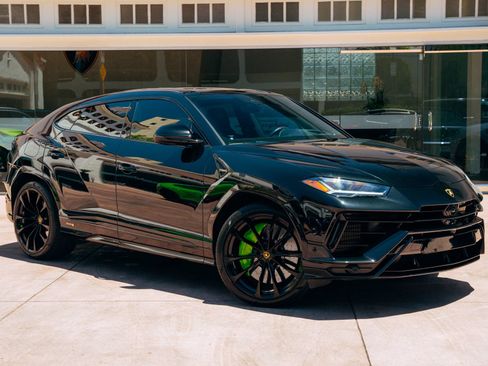 Used 2024 Lamborghini Urus S AWD/4WD image 1