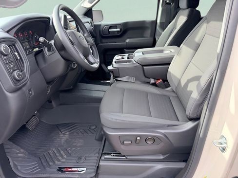 Used 2026 Chevrolet Silverado 1500 Custom Trail Boss w/ LPO, Dark Essentials Package image 13