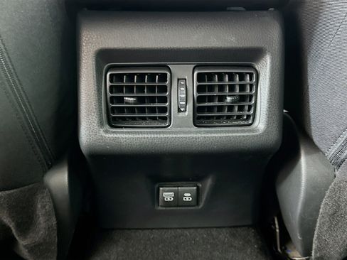 Used 2025 Toyota Camry LE image 28