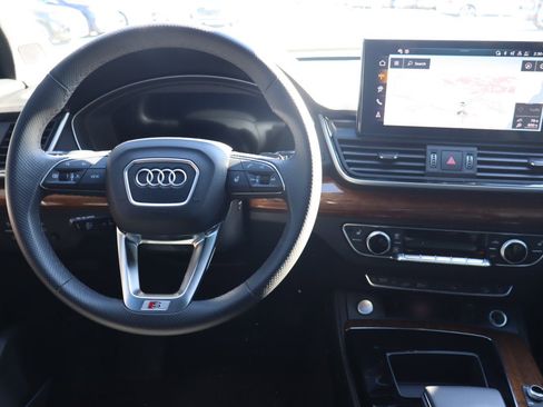 Used 2024 Audi Q5 e Premium Plus image 10