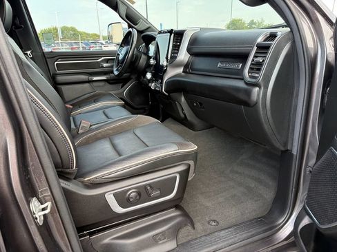 Used 2024 RAM 1500 Laramie AWD/4WD image 10
