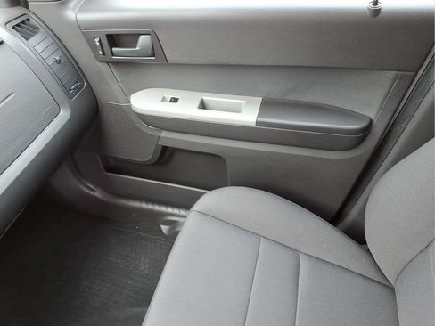 Used 2012 Ford Escape XLT AWD/4WD image 24