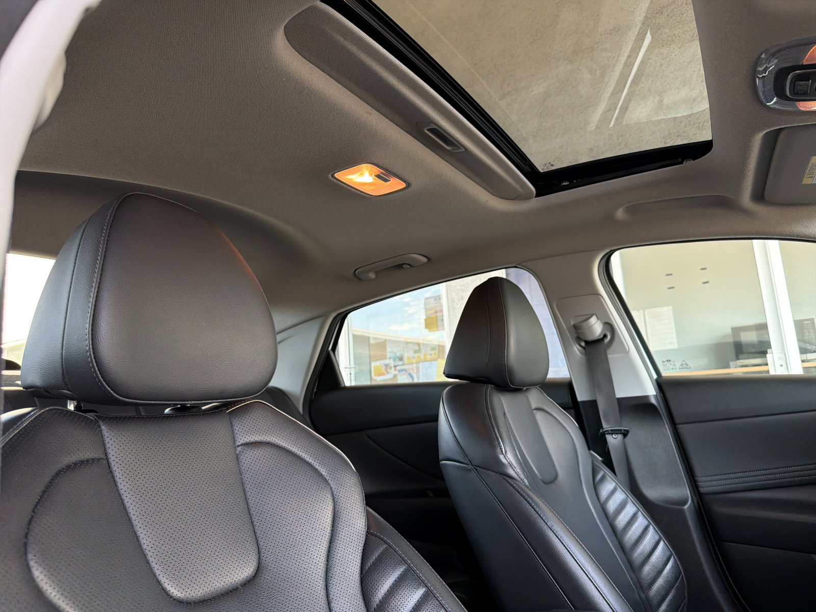 Used 2024 Hyundai Elantra Limited FWD image 15
