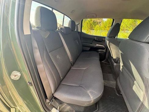 Used 2021 Toyota Tacoma SR5 w/ Trail Edition image 42