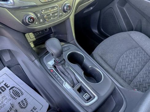 Used 2022 Chevrolet Equinox LT image 17