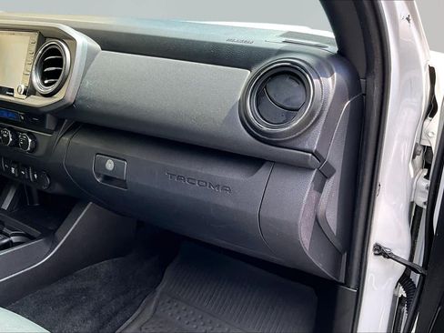Certified 2021 Toyota Tacoma TRD Sport w/ TRD Premium Sport Package AWD/4WD image 19