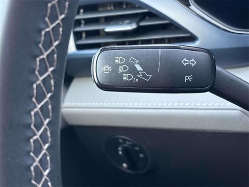 Used 2023 Volkswagen Taos SE w/ Panoramic Sunroof Package image 31