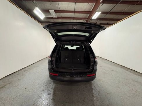 New 2025 Jeep Grand Cherokee L Limited w/ Luxury Tech Group II image 8