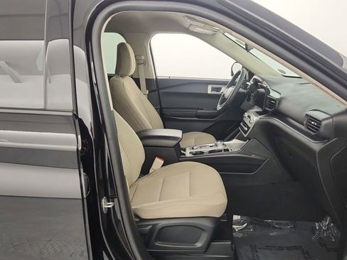 Used 2023 Ford Explorer XLT image 29
