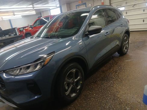 New 2026 Ford Escape ST-Line w/ Tech Pack #1 AWD/4WD image 2